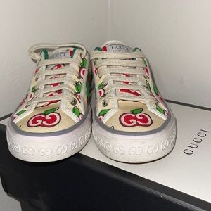Gucci Tennis 1977 apple print sneakers